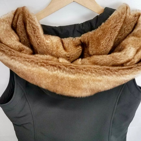 Marmot Faux Fur Hooded Gortex Vest M - Picture 6 of 10